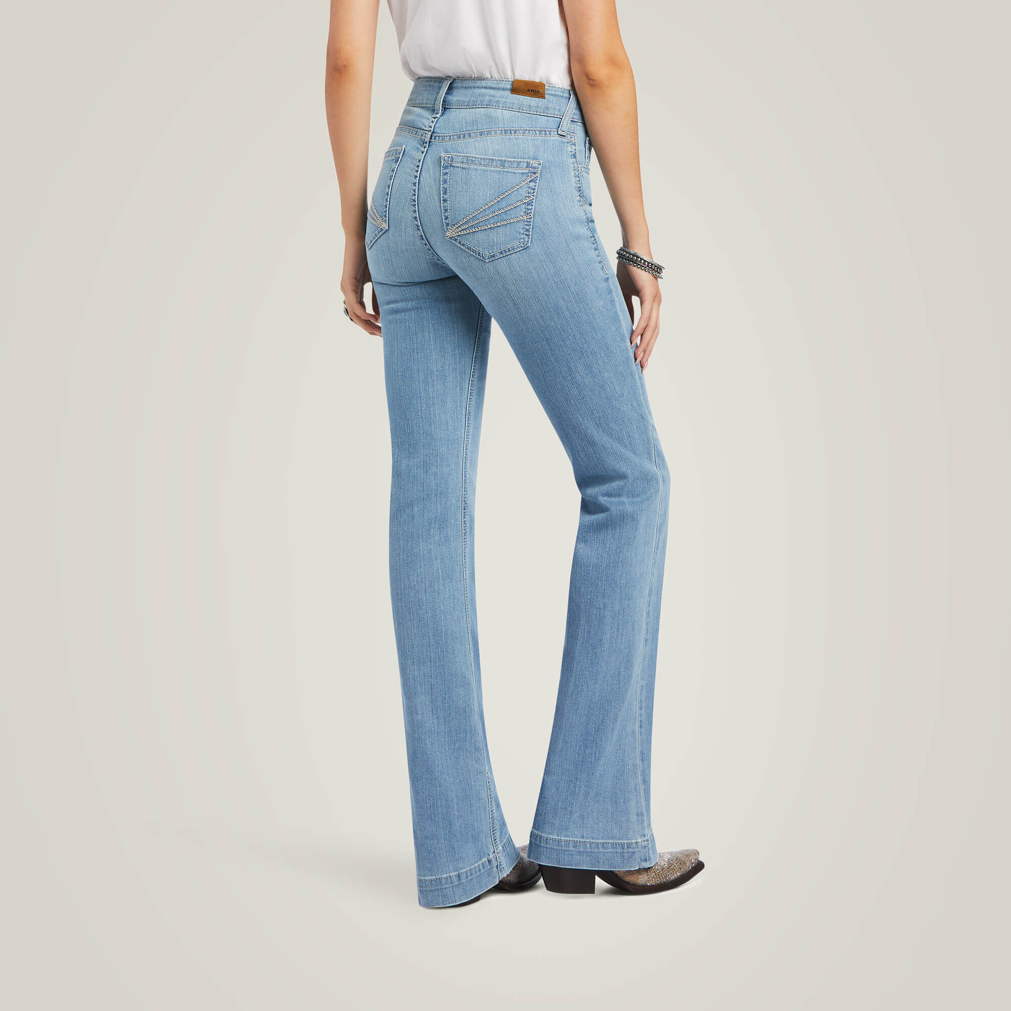 Women's Slim Trouser Aisha Wide Leg Jeans in Ohio, Size: 28 Regular by Ariat