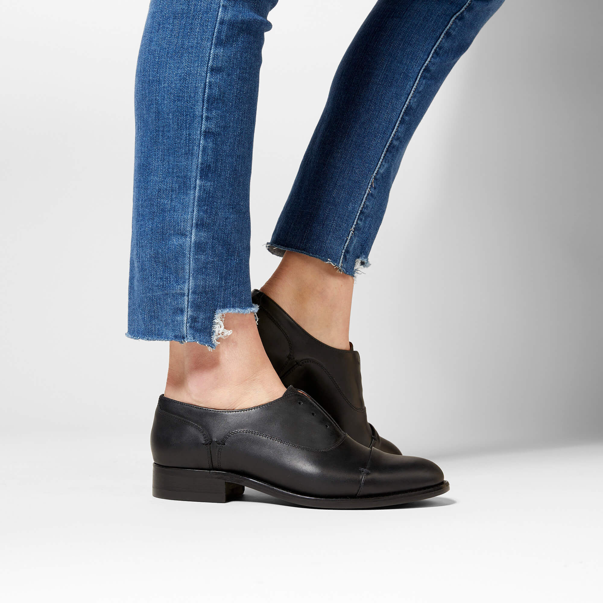 Full Grain Leather Women's Oxford Shoe 